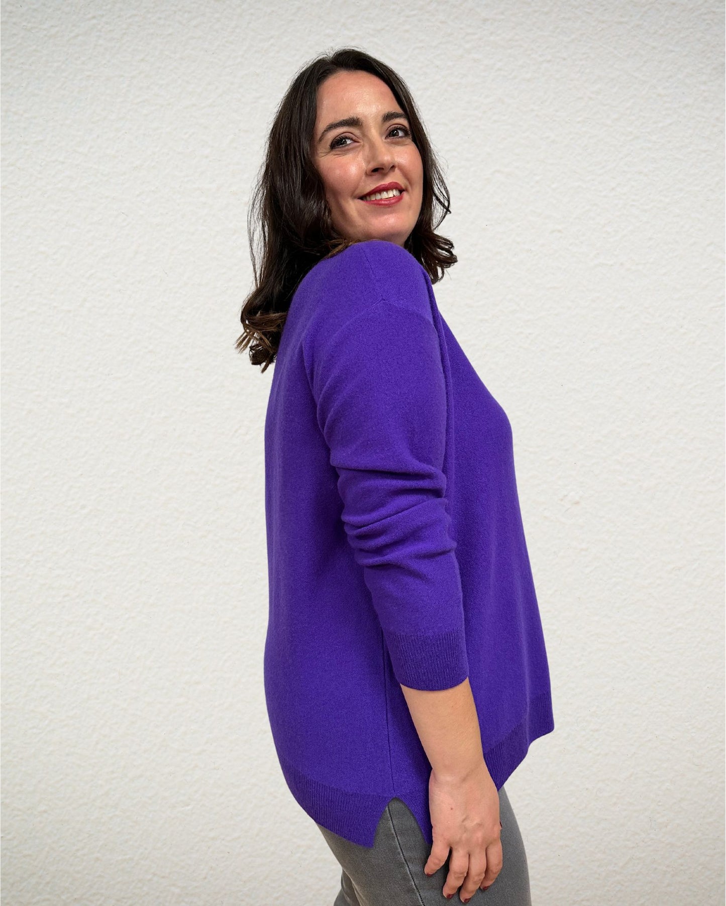 V-Ausschnitt Pullover aus Cashmere in Violet