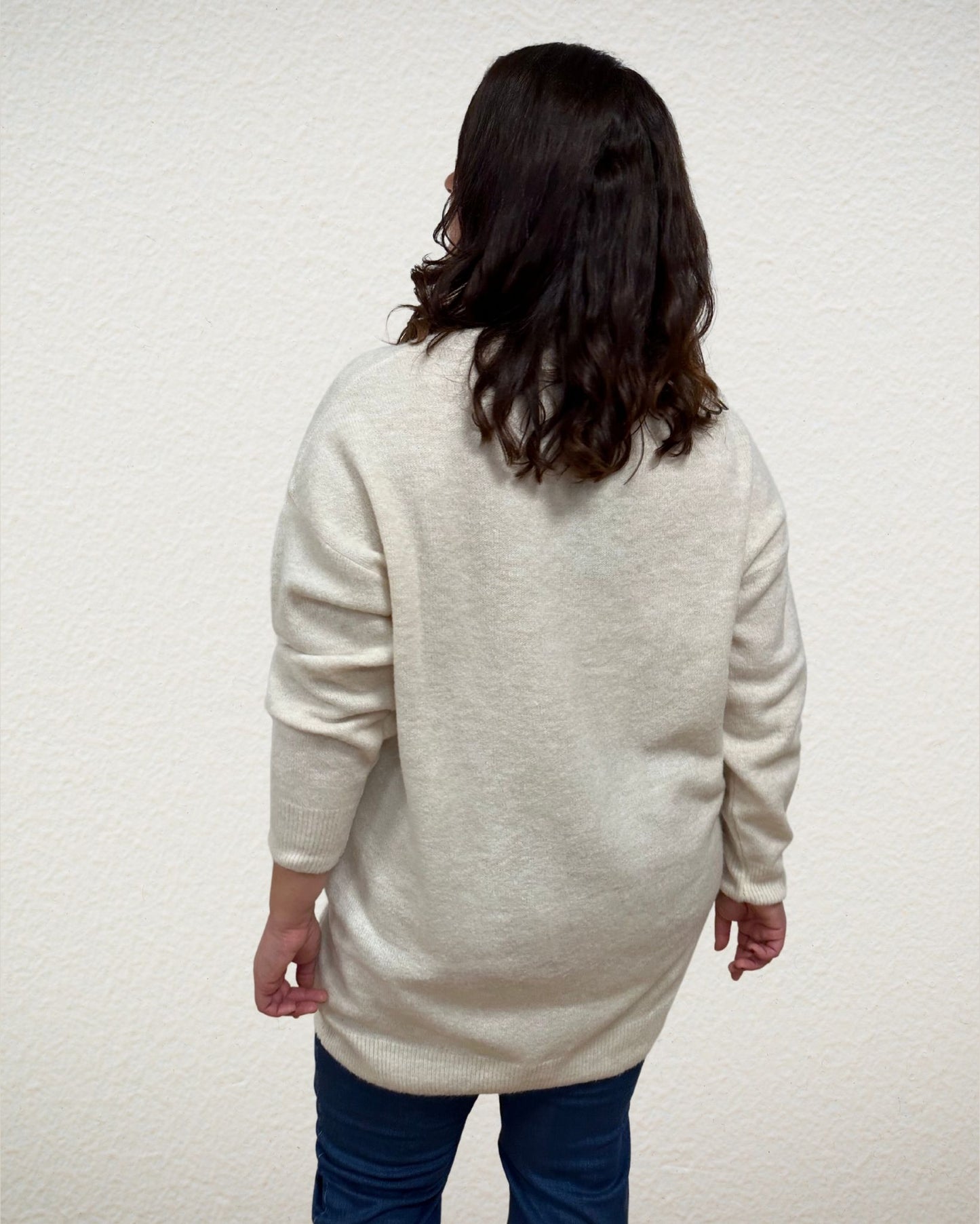 Langer Bouclestrick-Pullover in Crème