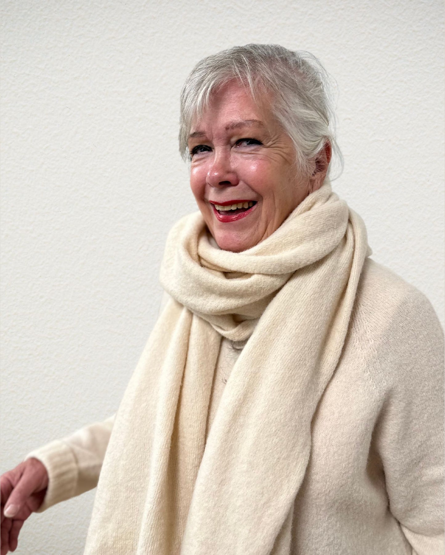 Strickschal in Crème