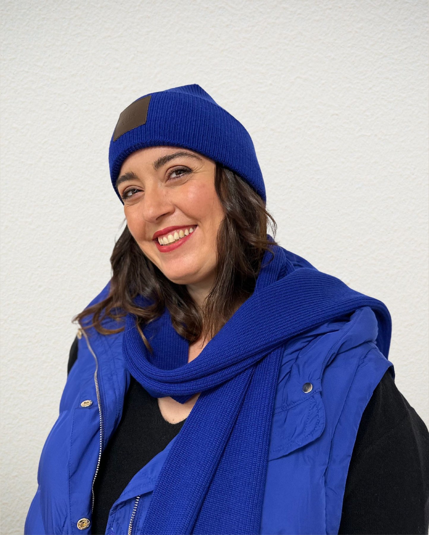 Merino Schal in Köngisblau von Riani - grosse Grössen - DE BOER plus Luzern