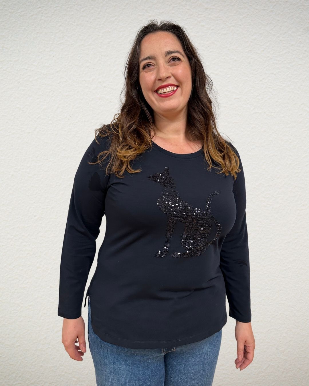 Langarmshirt in Marineblau und Katzen-Design aus Pailetten