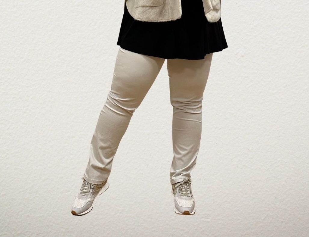 Five Pocket Baumwollhose in creme von Raphaela von Brax - Modell Pamina - grosse Grössen - DE BOER plus Luzern