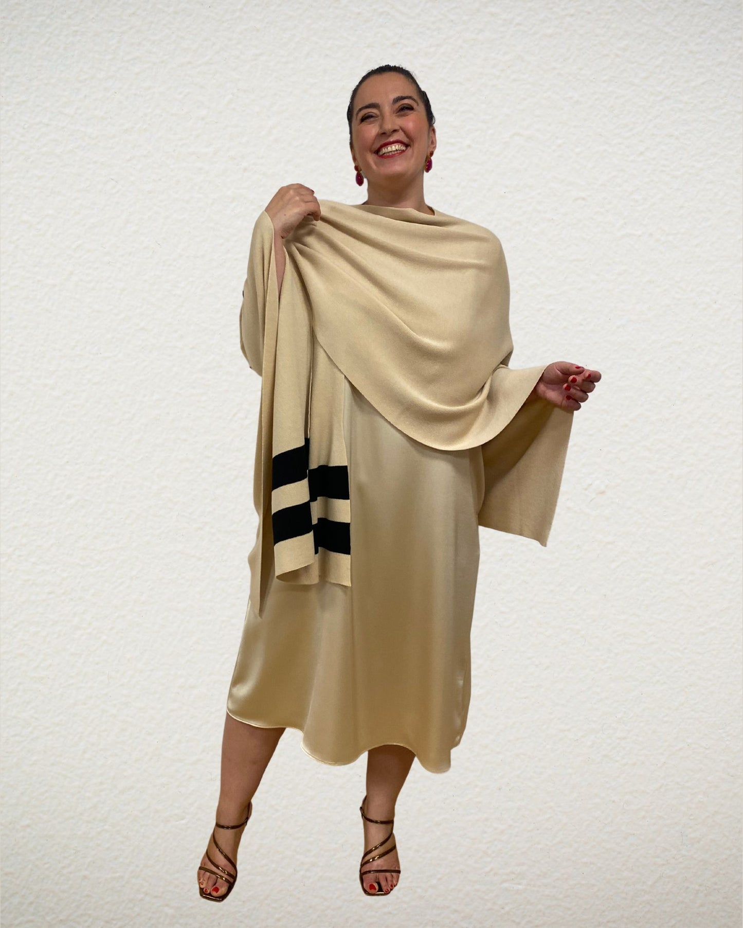 Poncho Woll-Cape in Champagner mit schwarzen Streifen