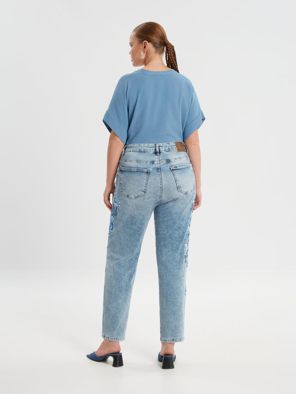Jeans mit Blumenstrickerei von MAT FASHION_grosse Grössen_DE BOER plus Luzern