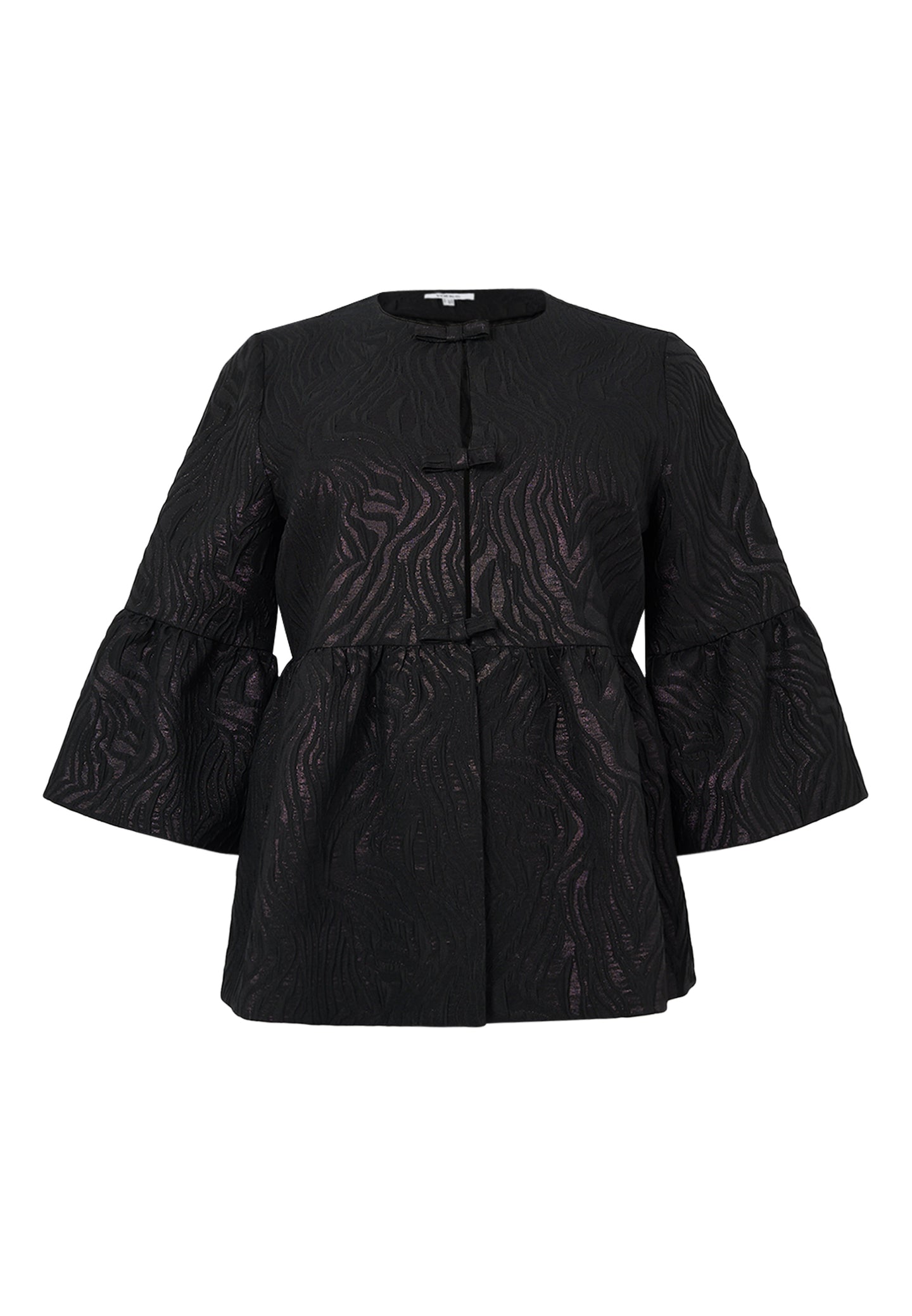 Abendjacke mit Volante in Schwarz mit Volant am Arm von YOEK_grossen Grössen_DE BOER plus Luzern_5