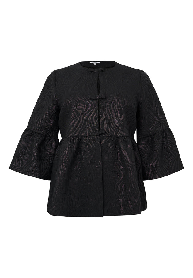 Abendjacke mit Volante in Schwarz mit Volant am Arm von YOEK_grossen Grössen_DE BOER plus Luzern_5