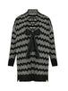 Strickmantel in Schwarz/Weiss mit Masche zum Binden von Mat Fashion_grosse Grössen_DE BOER plus_6