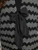Strickmantel in Schwarz/Weiss mit Masche zum Binden von Mat Fashion_grosse Grössen_DE BOER plus_7