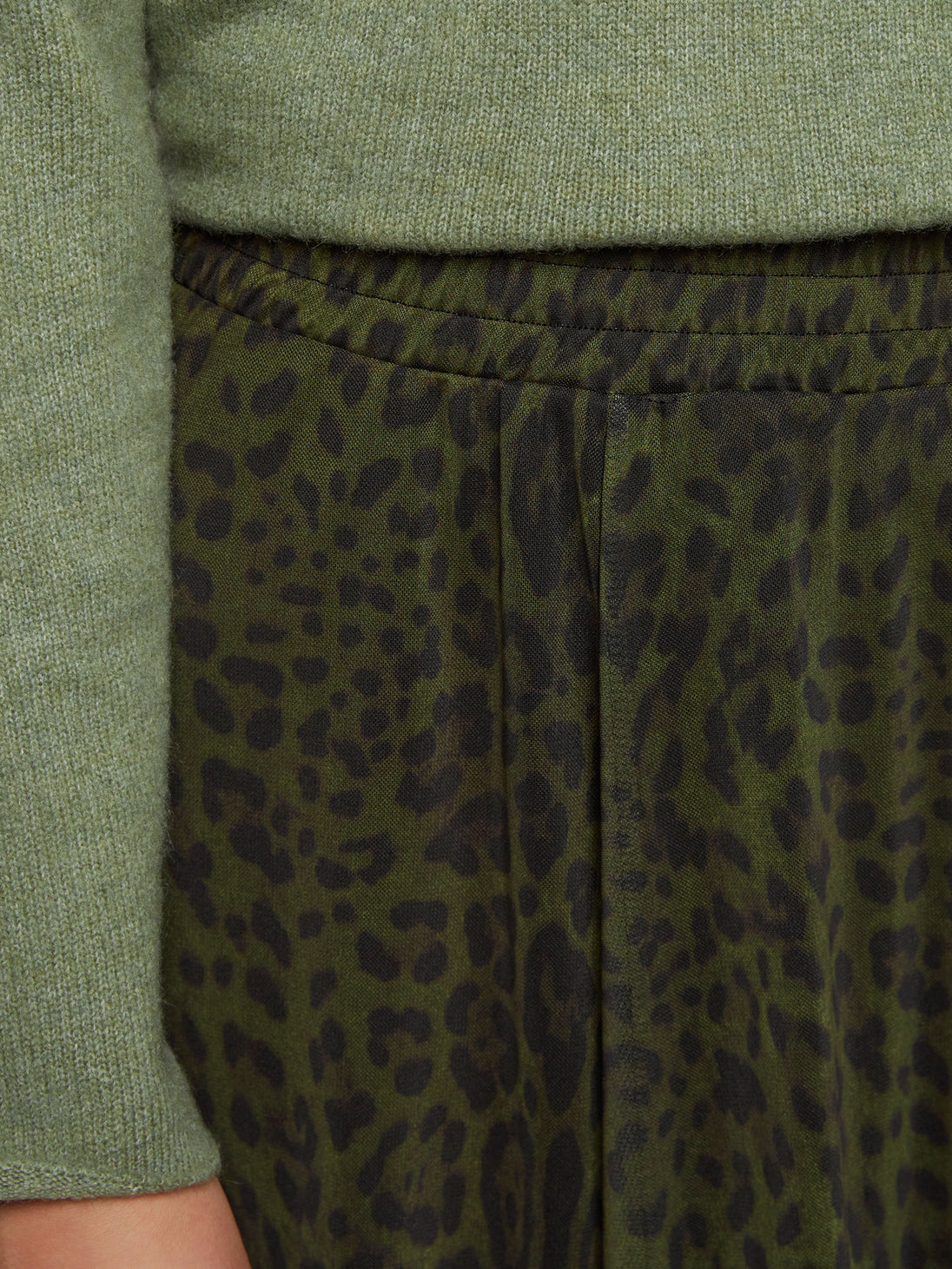 Tüll-Jupe in Leo-Print in Khaki/Schwarz von Mat Fashion_grosse Grössen_DE BOER plus_7