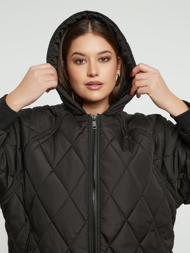 Wintermantel mit Kapuze in Schwarz von Mat Fashion_grosse Grössen_DE BOER plus Luzern_6
