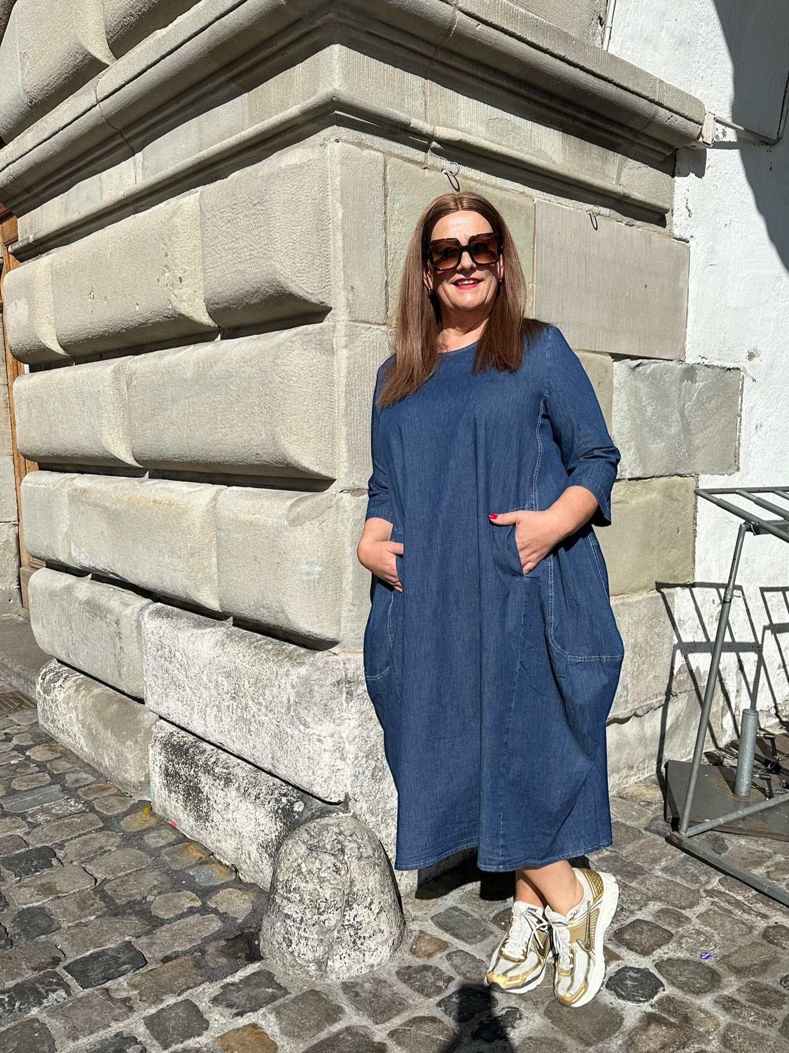 Jeanskleid von Alembika_grosse Grössen_DE BOER plus Luzern 
