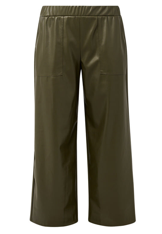weite Fake Lederhose von YOEK_grosse Grössen_DE BOER plus Luzern_1