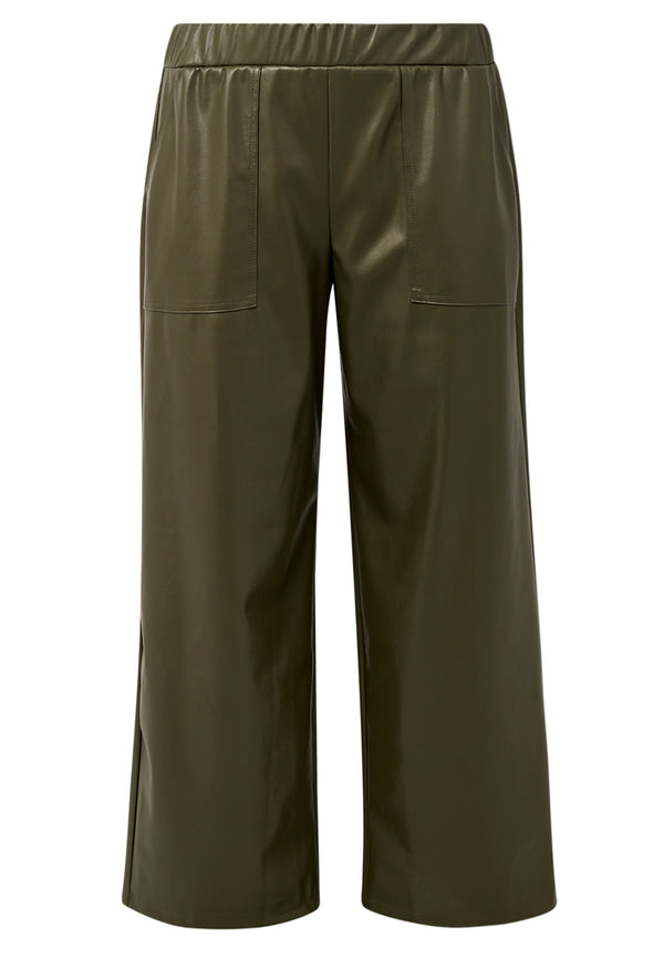 weite Fake Lederhose von YOEK_grosse Grössen_DE BOER plus Luzern_1