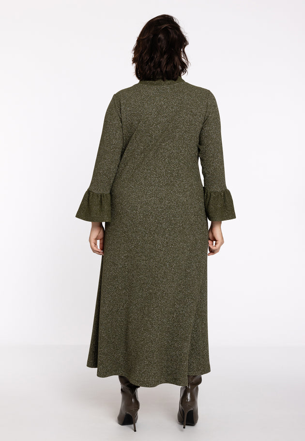 Kleid mit feinem Lurex in Khaki mit kleinem Volant am Arm von YOEK_grosse Grössen_DE BOER plus Luzern_2