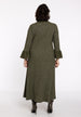 Kleid mit feinem Lurex in Khaki mit kleinem Volant am Arm von YOEK_grosse Grössen_DE BOER plus Luzern_2