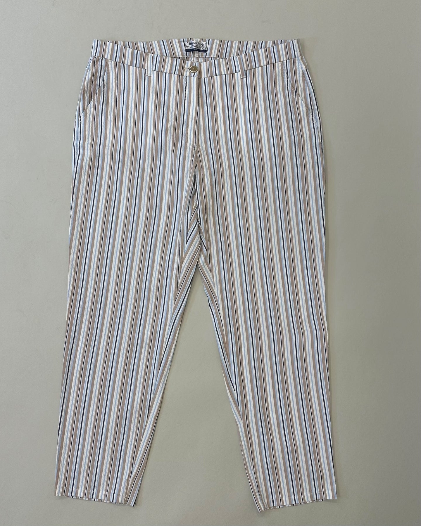 gestreifte Baumwollhose in Hellblau mit Weiss und Beige_Raphaela by Brax_grosse Grössen_ DE BOR plus Luzern