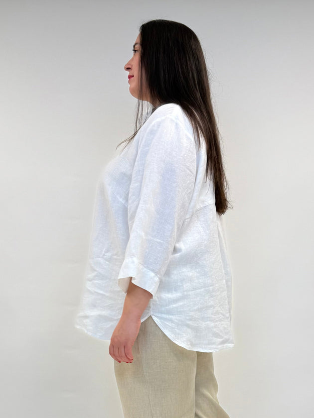 weisse Leinebluse mit 3/4 Arm von Backstage_grosse Grössen_DE BOER plus Luzern_1