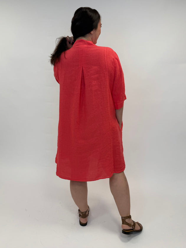 Leinenkleid in Coral mit 3/4 Arm von Backstage_grosse Grössen_DE BOER plus Luzern_4