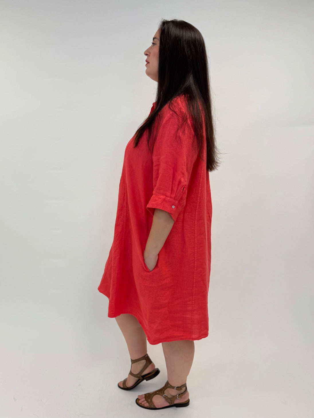 Leinenkleid in Coral mit 3/4 Arm von Backstage_grosse Grössen_DE BOER plus Luzern_5