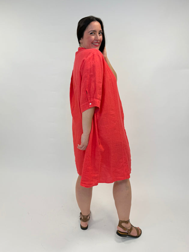 Leinenkleid in Coral mit 3/4 Arm von Backstage_grosse Grössen_DE BOER plus Luzern_3