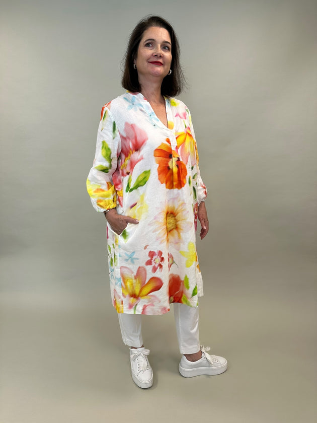 Leinenkleid in Blumenprint von Backstage_grosse Grössen_DE BOER plus Luzern_1