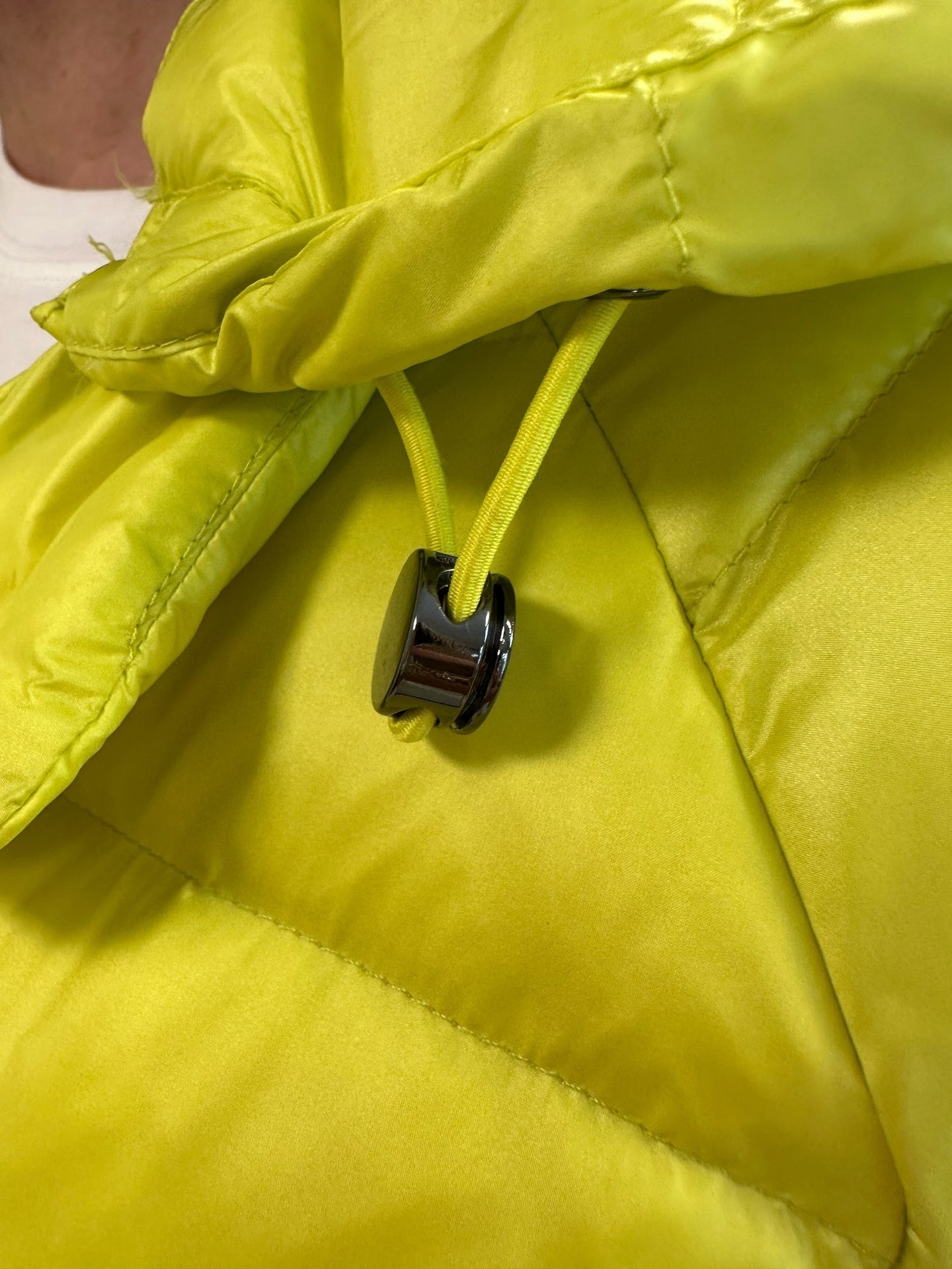 Gelbe leichte Daunenjacke von Elene Mirò - grosse Grössen - DE BOER plus Luzern 