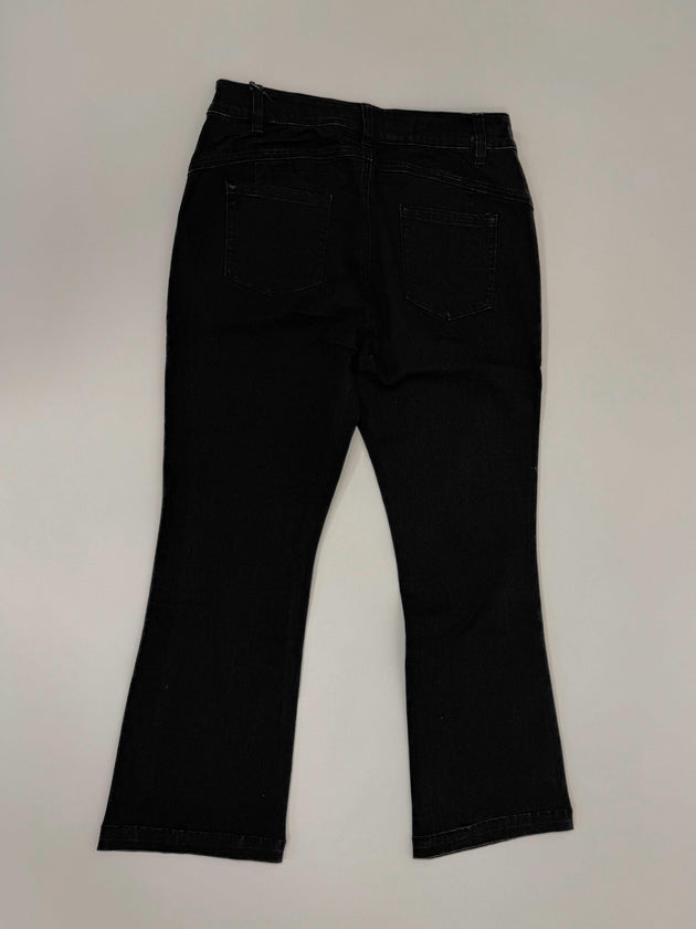 schwarze Jeans mit leichtem Kick von Elen Mirò_grosse Grössen_DE BOER plus Luzern_3