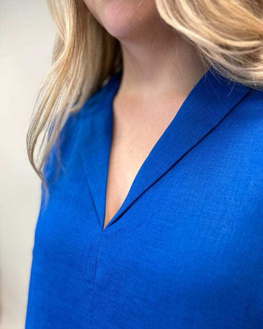 königblaues Leinenkleid knieumspielend von Elena Miro_grosse Grössen_DE BOER plus Luzern