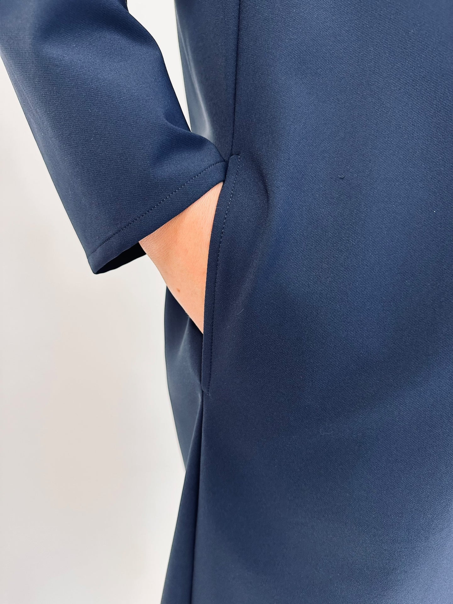 Technostretch-Kleid in leichter A-Form von Hindahl&Skudenly - grosse Grössen - DE BOER plus Luzern