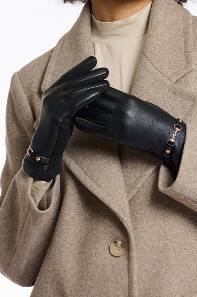 Handschuhe in Schwarz mit Stretch Innenseite und Vorderseite in Leder mit Trensendetail von Rino & Pelle_grossen Grössen_DE BOER plus Luzern_3