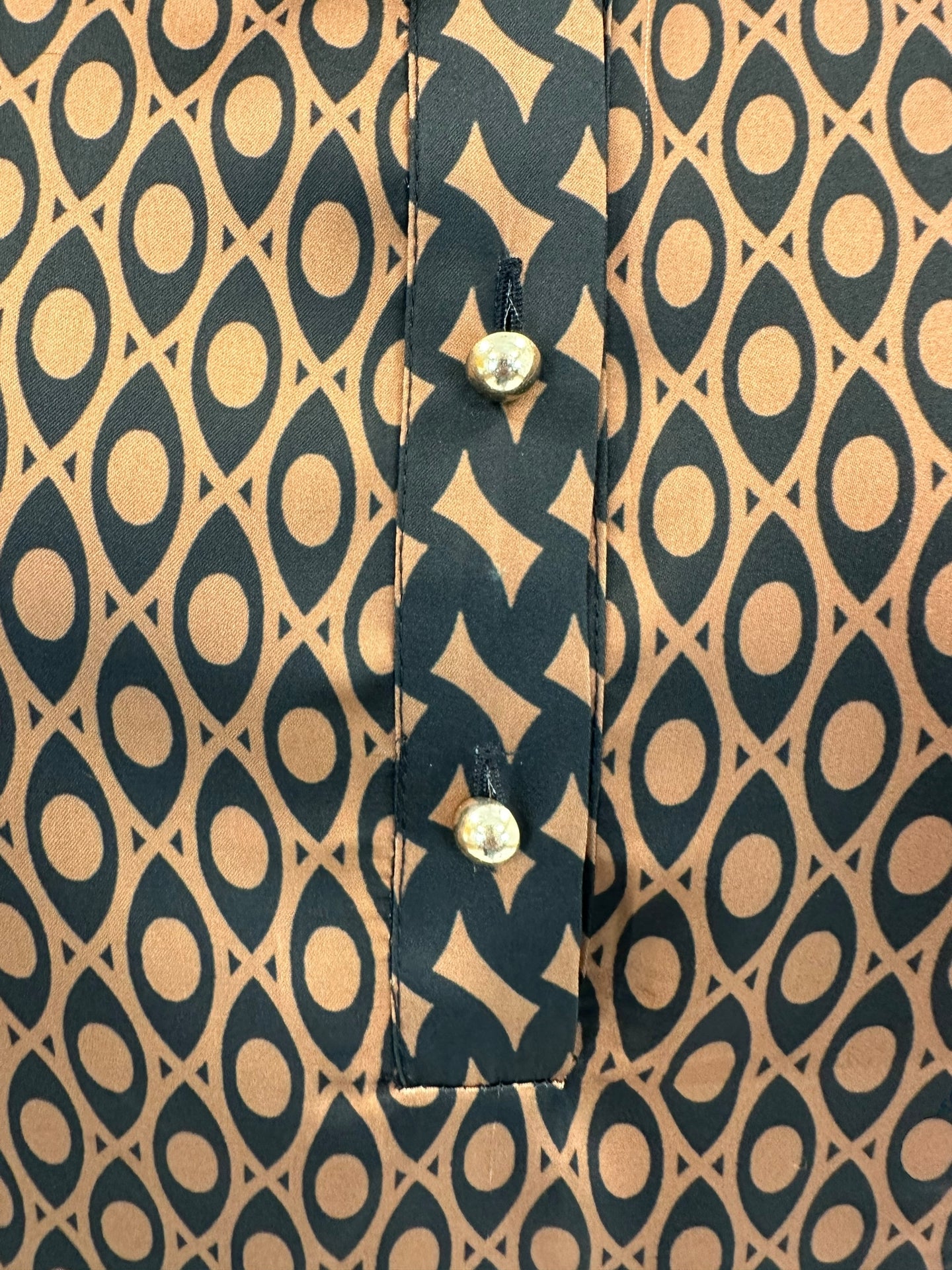 Bluse im Retro-Print von Mat Fashion - grosse Grössen - DE BOER plus Luzern 