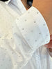 weisse Bluse mit Steinchen und leichter O-Shape von Mat Fashion - grosse Grössen - DE BOER plus Luzern 