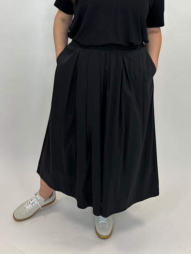 Baumwoll-Jupe in Schwarz von Mat Fashion_grosse Grössen_DE BOER plus Luzern_1