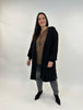 Strickmantel mit Armdetails in Schwarz von Mat Fashion - grosse Grössen - DE BOER plus Luzern 