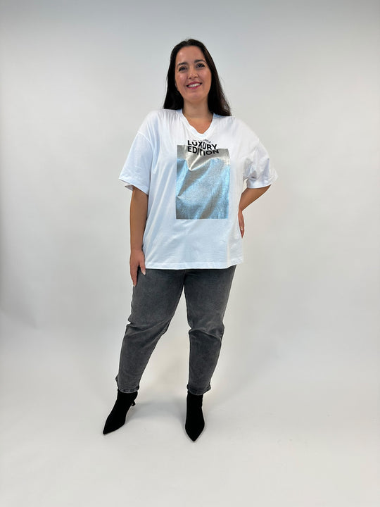 T_Shirt in weiss mit Print von Mat Fashion_grosse Grössen_DE BOER plus Luzern 