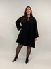 Kleid in Schwarz in fallendem Stoff in Schwarz von Mat Fashion_grosse Grössen_DE BOER plus Luzern_2