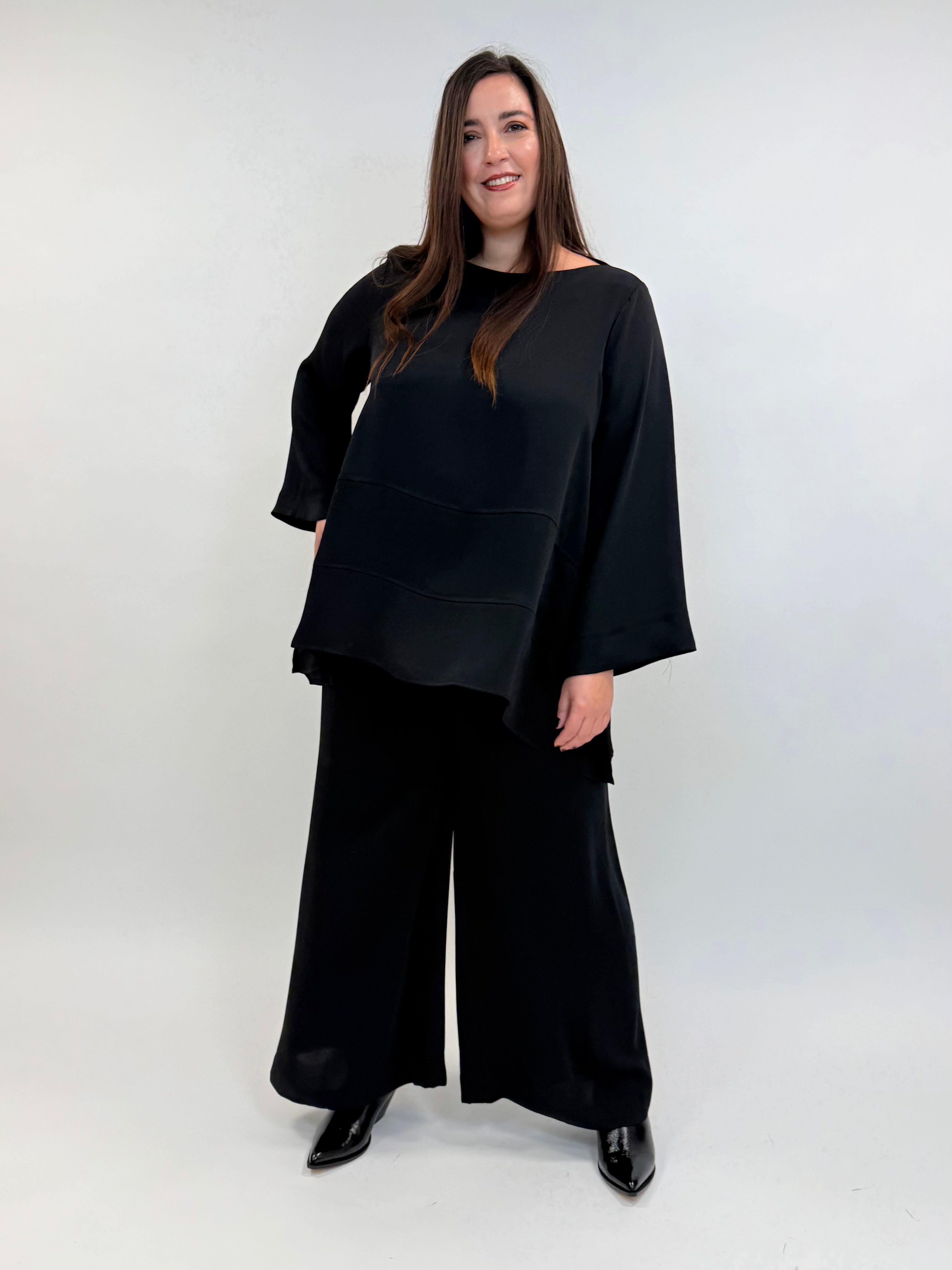 weite Hose in Schwarz von Mat Fashion_grosse Grössen_DE BOER plus Luzern_4