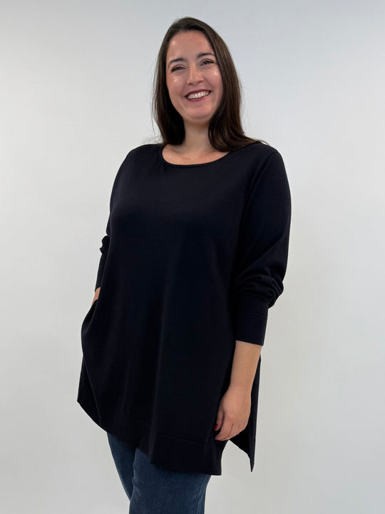 Rundhals-Pullover in Dunkelblau mit seitlichen Schlitzen von Marina Rinaldi_grossen Grössen_DE BOER plus Luzern_1