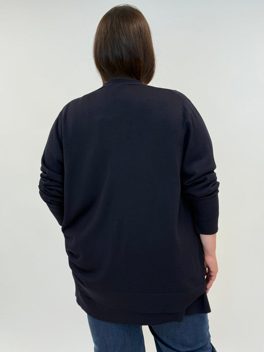 Strickjacke aus Merinowolle in Dunkelblau mit seitlichen Schlitzen von Marina Rinaldi_grossen Grössen_DE BOER plus Luzern