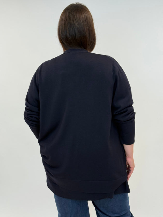 Strickjacke aus Merinowolle in Dunkelblau mit seitlichen Schlitzen von Marina Rinaldi_grossen Grössen_DE BOER plus Luzern