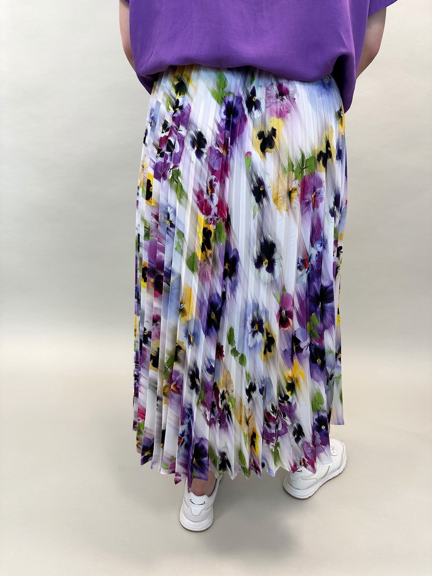 Pliesse-Jupe mit Blumenprint von Mat Fashion_grosse Grössen_DE BOER plus Luzern