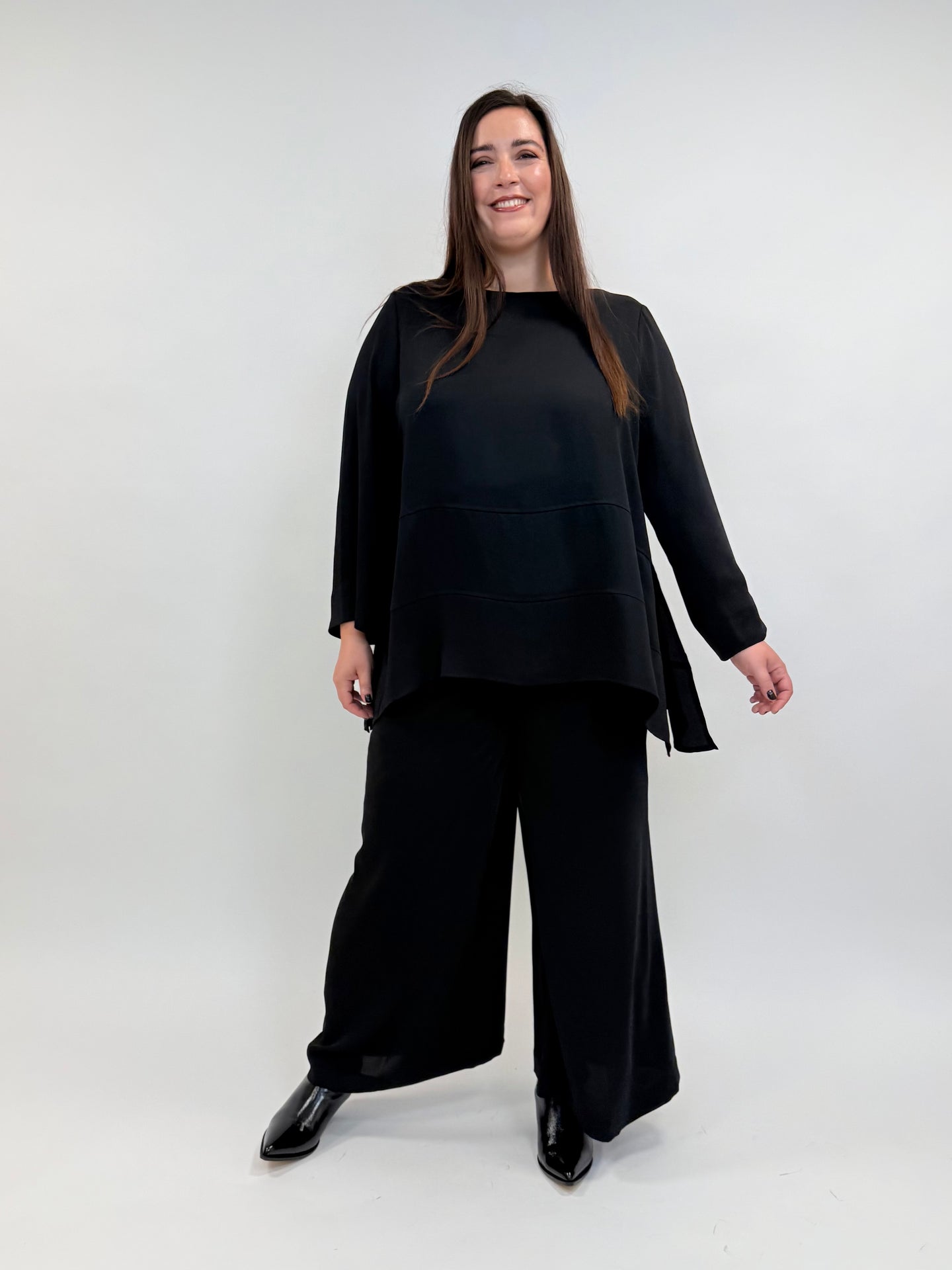 weite Hose in Schwarz von Mat Fashion_grosse Grössen_DE BOER plus Luzern_5