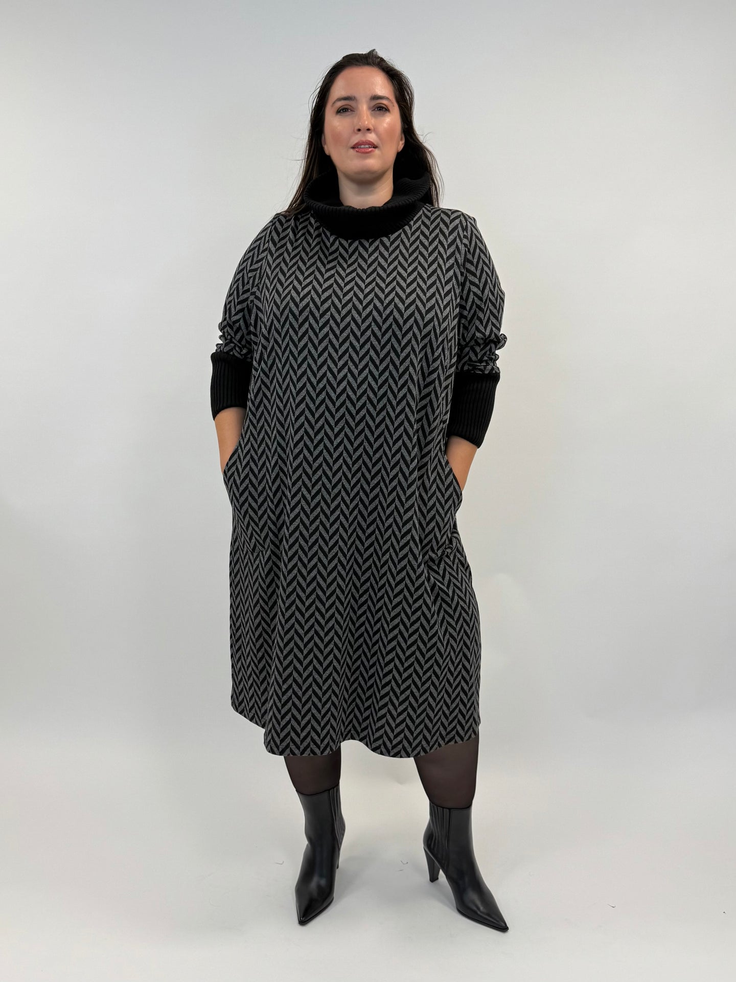 Strickkleid in Fischgard-Optik von Mona Lisa by Interchic_grosse Grössen_DE BOER plus Luzern_1