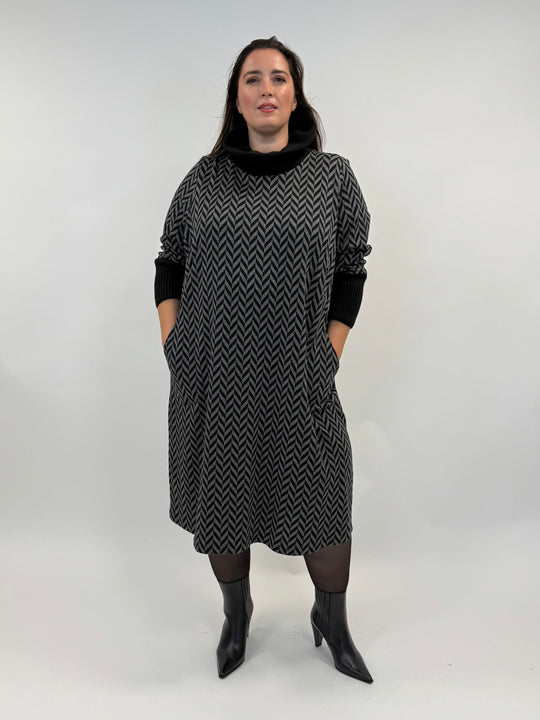 Strickkleid in Fischgard-Optik von Mona Lisa by Interchic_grosse Grössen_DE BOER plus Luzern_1