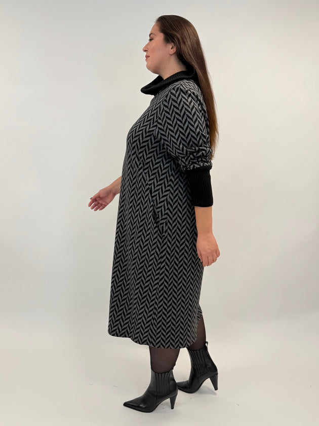 Strickkleid in Fischgard-Optik von Mona Lisa by Interchic_grosse Grössen_DE BOER plus Luzern_
