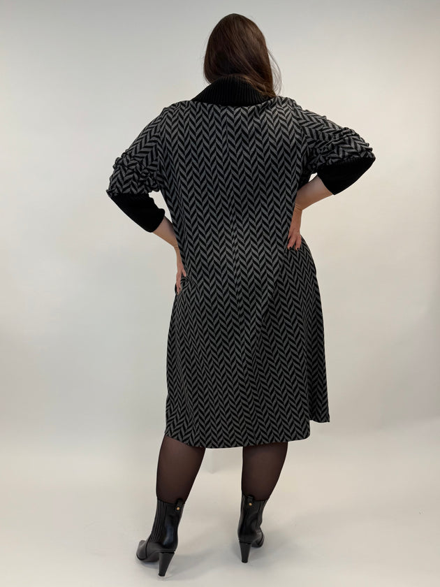 Strickkleid in Fischgard-Optik von Mona Lisa by Interchic_grosse Grössen_DE BOER plus Luzern_3