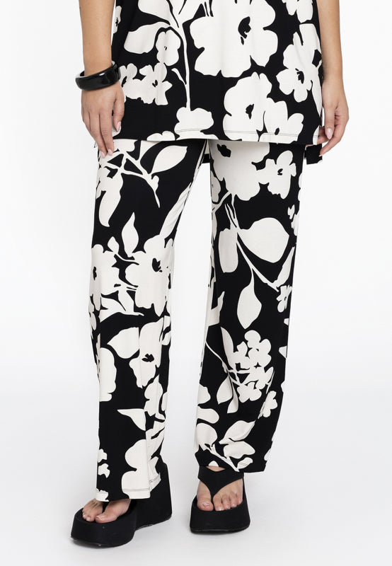 weite Jerseyhose mit Blumenprint_Yoek_DEBOERplusLuzern