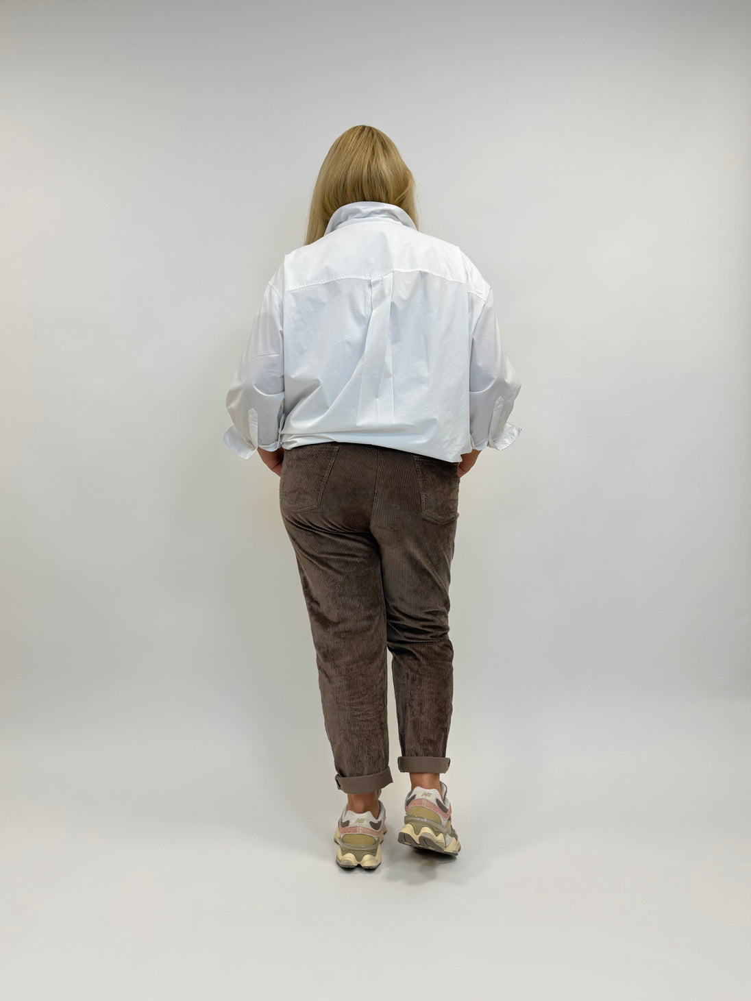 Cordhose in Taupe von Raphaela by Brax_grosse Grössen_DE BOER plus Luzern_5