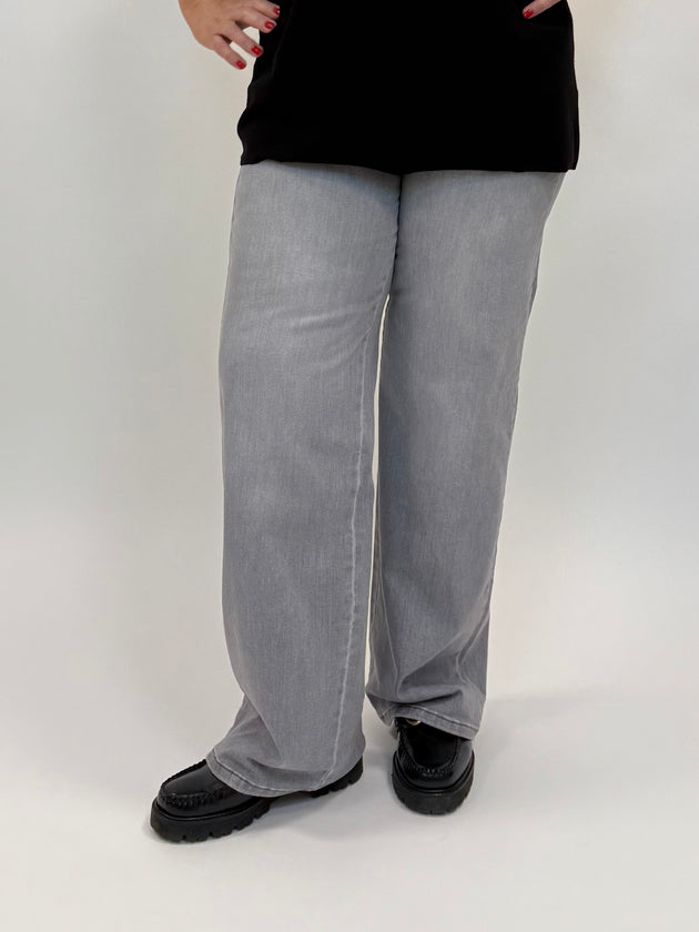 graue Jeans von Raphaela by Brax_grosse Grössen_DE BOER plus Luzern_1
