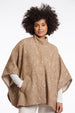 Cape in Fantasie-Print Camel/Weiss von Rino & Pelle_grossen Grössen_DE BOER plus Luzern_1